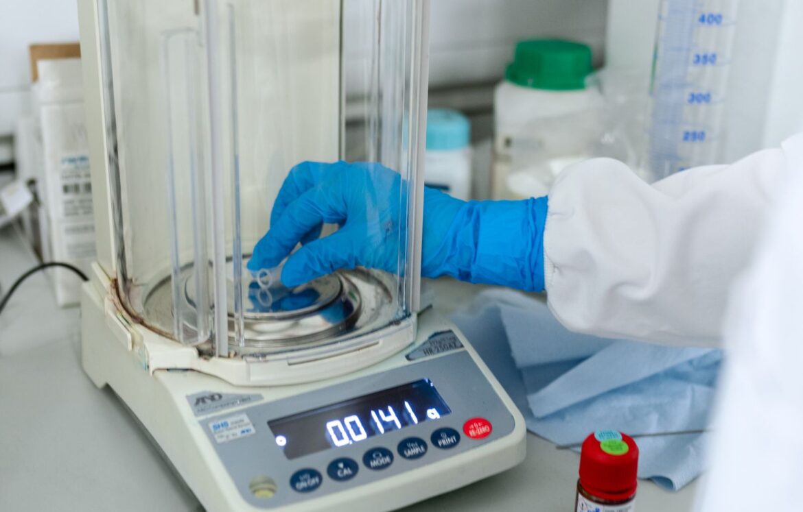 Laboratory scale and instruments