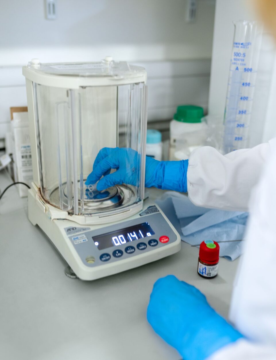 Laboratory scale and instruments
